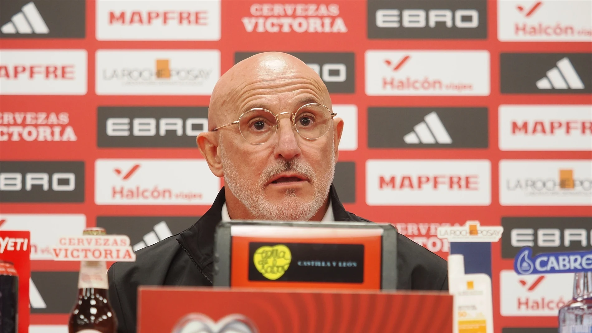 De la Fuente en rueda de prensa De la Fuente en rueda de prensa