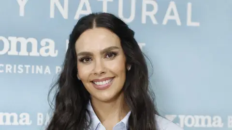 Cristina Pedroche posando para los medios Cristina Pedroche posando para los medios