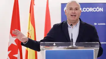Tellado dedica una canción del nuevo álbum de Rosalía a Pedro Sánchez: "Se ha convertido en La Perla de España" Tellado dedica una canción del nuevo álbum de Rosalía a Pedro Sánchez: "Se ha convertido en La Perla de España"