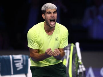 Carlos Alcaraz celebra la victoria ante Musetti