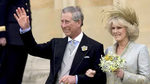 El rey Carlos III y Camilla Parker, la reina consorte, el día de su boda El rey Carlos III y Camilla Parker, la reina consorte, el día de su boda
