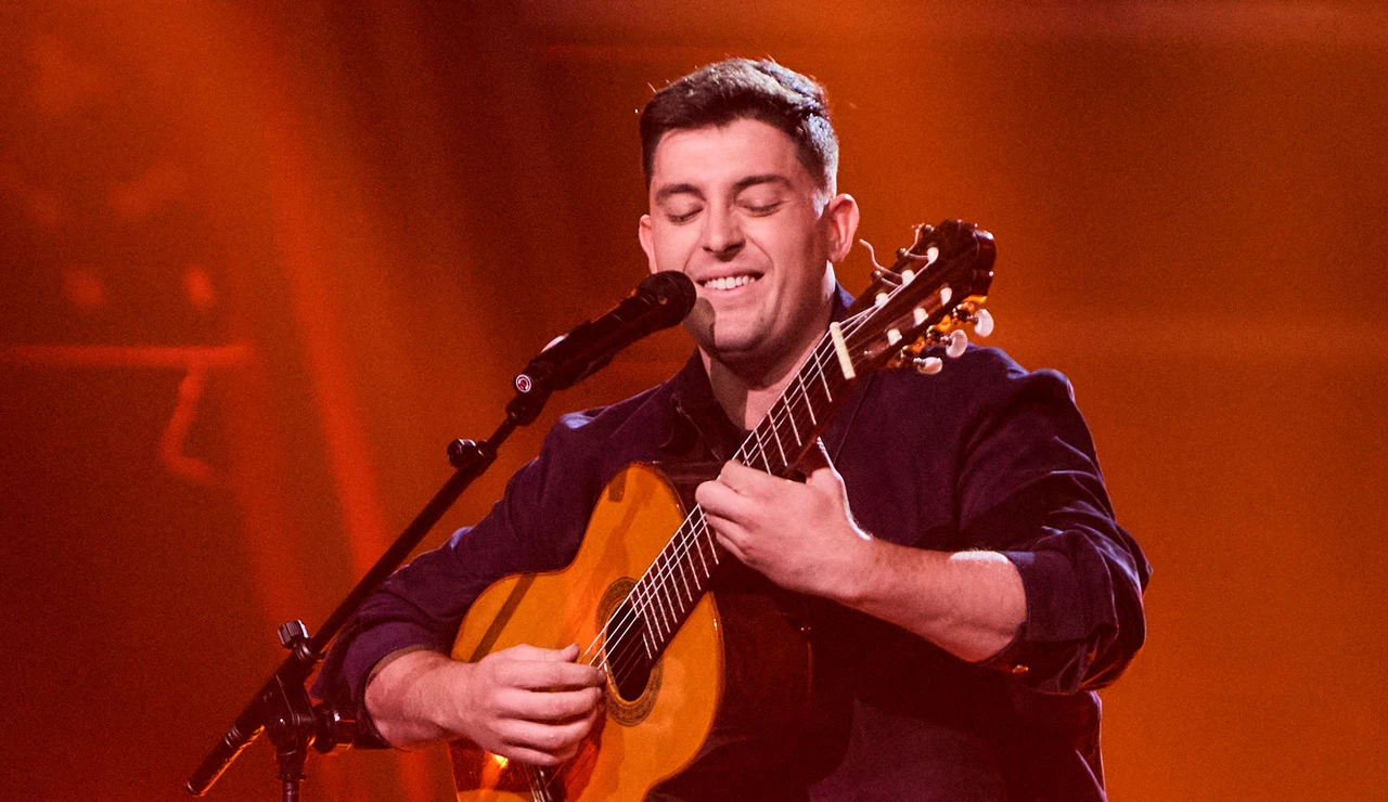 La sensibilidad de Cayetano conquista a todos en La Voz: “Caigo enamorada”