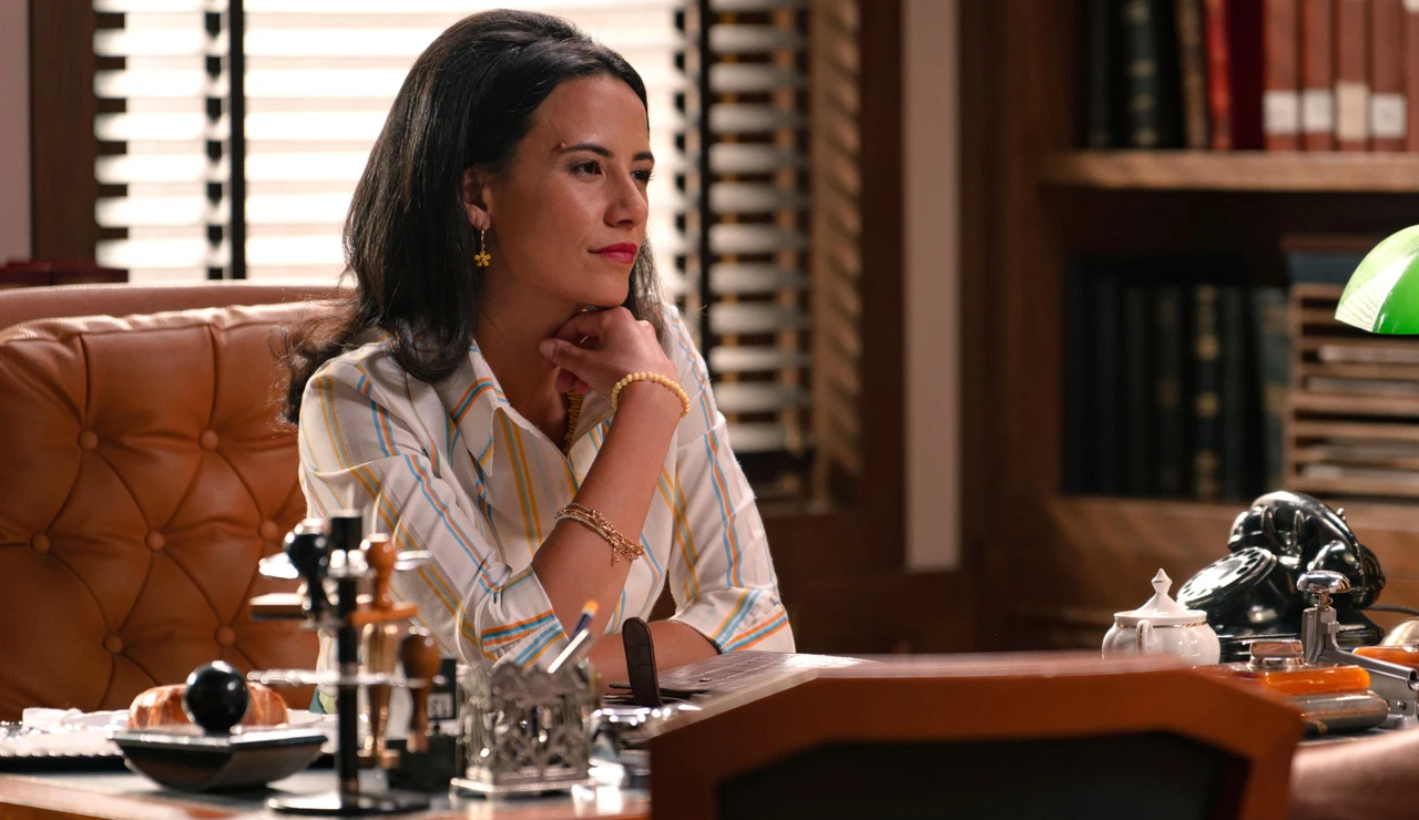 Descubre a Cloe Dubois, la representante de Brossard interpretada por Antea Rodríguez en Sueños de Libertad