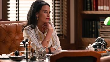 Descubre a Cloe Dubois, la representante de Brossard interpretada por Antea Rodríguez en Sueños de Libertad