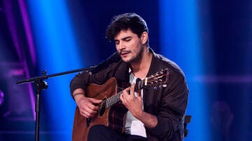 Mateo Latorre crea magia en La Voz con ‘I love you’ y emociona al público