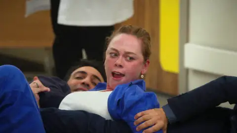 Un beso, una pelea y un caos que nadie olvidará: esta noche, Bahar promete revolucionarlo todo en Renacer Un beso, una pelea y un caos que nadie olvidará: esta noche, Bahar promete revolucionarlo todo en Renacer