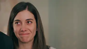 La decisión de Suna tiene un precio: Kazim la deshereda ante todos y la deja sin familia La decisión de Suna tiene un precio: Kazim la deshereda ante todos y la deja sin familia