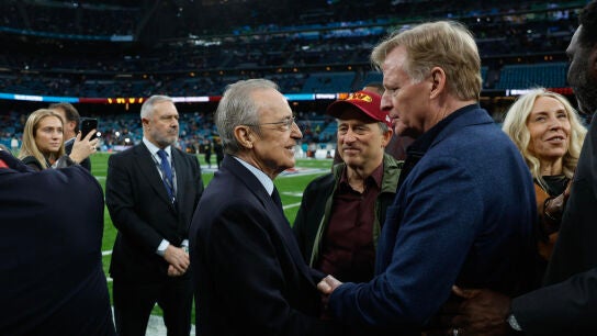 Florentino P&eacute;rez saluda a Roger Goodell, comisionado de la NFL