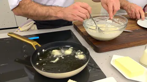 Escúrrelos, introdúcelos en la sartén y fríelos Escúrrelos, introdúcelos en la sartén y fríelos