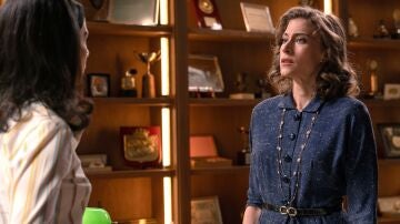 Marta, muy enfadada, rechaza la idea de los nuevos uniformes de Cloe: “Quieren borrar la esencia de los De la Reina” Marta, muy enfadada, rechaza la idea de los nuevos uniformes de Cloe: “Quieren borrar la esencia de los De la Reina”