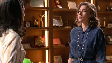 Marta, muy enfadada, rechaza la idea de los nuevos uniformes de Cloe: “Quieren borrar la esencia de los De la Reina” Marta, muy enfadada, rechaza la idea de los nuevos uniformes de Cloe: “Quieren borrar la esencia de los De la Reina”