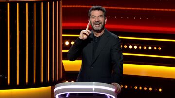 “¡Está aquí Pedro Sánchez!”: Arturo Valls flipa con la visita más inesperada a El 1%