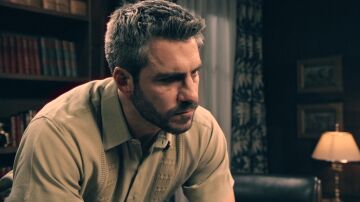 Andrés intenta poner en alerta a Damián sobre su primo Gabriel... ¡pero no le hace caso! Andrés intenta poner en alerta a Damián sobre su primo Gabriel... ¡pero no le hace caso!