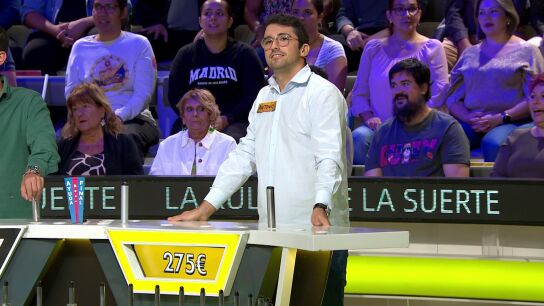 &iexcl;Se lanza a la piscina! Antonio resuelve el panel sin pensarlo