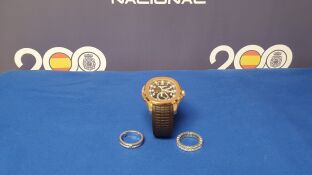 El reloj y los dos anillos olvidados