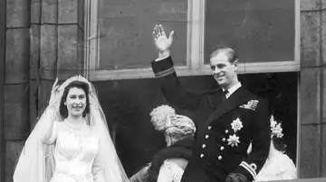 Isabel II y Felipe de Edimburgo el día de su boda Isabel II y Felipe de Edimburgo el día de su boda