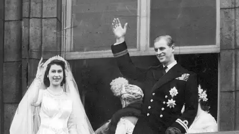 Isabel II y Felipe de Edimburgo el día de su boda Isabel II y Felipe de Edimburgo el día de su boda