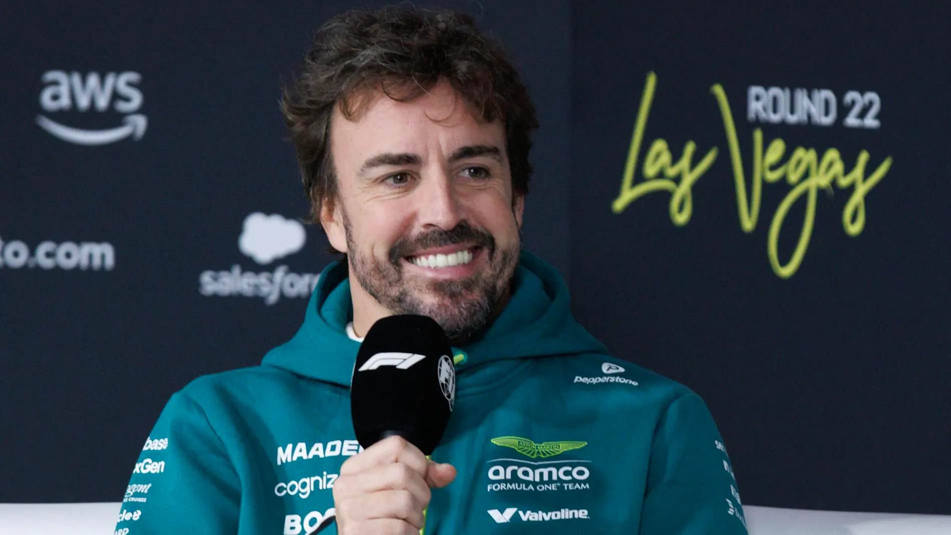 Fernando Alonso atiende a la prensa en Las Vegas Fernando Alonso atiende a la prensa en Las Vegas