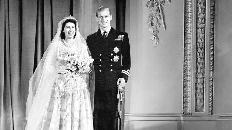 Isabell II y Felipe de Edimburgo el día de su boda
