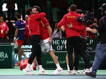 Marcel Granollers y Pedro Mart&iacute;nez celebran la victoria en el dobles en Bolonia ante Rep&uacute;blica Checa