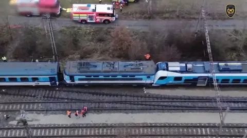 Chocan dos trenes en República Checa Chocan dos trenes en República Checa