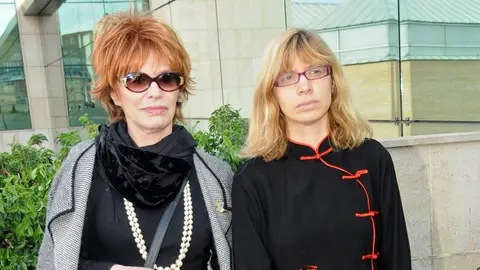 Encarnita Polo y su hija en 2009 Encarnita Polo y su hija en 2009