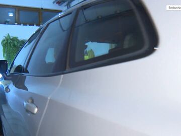 Video: Imágenes exclusivas de Santos Cerdán entrando en su casa de Milagro tras su puesta en libertad