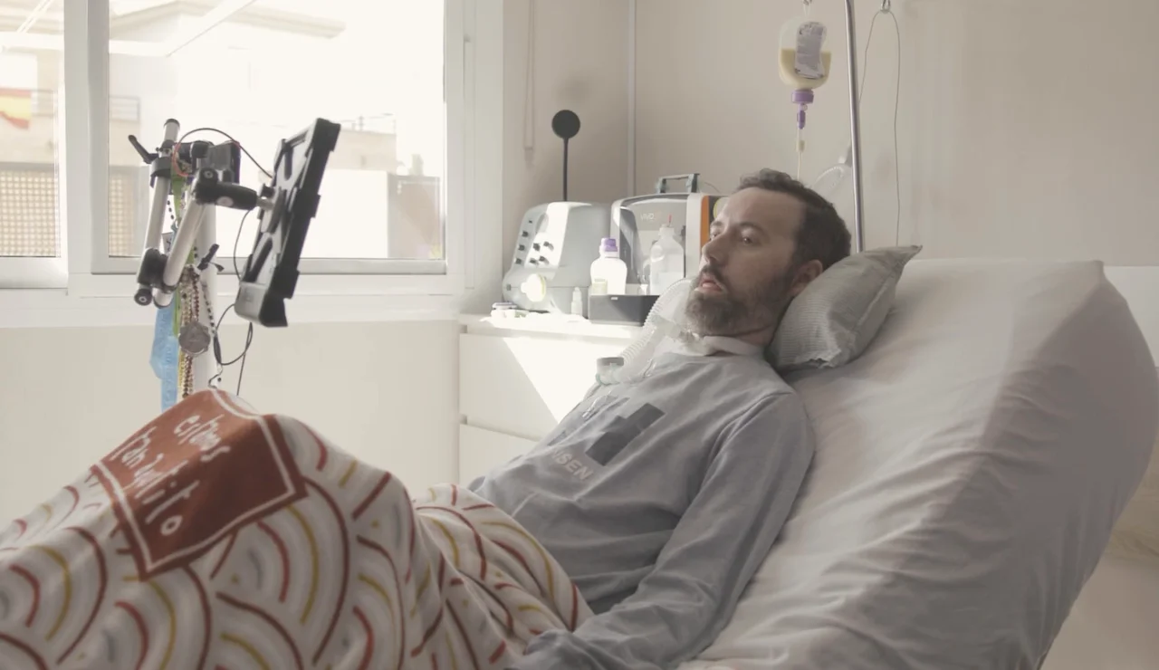 Un enfermo de ELA recupera la voz gracias a la Inteligencia Artificial