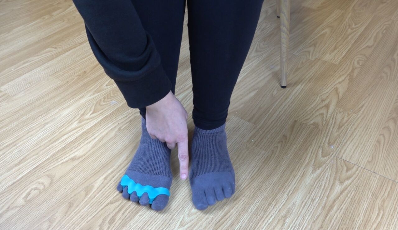 Los beneficios de los separadores de dedos de los pies y c&oacute;mo usarlos