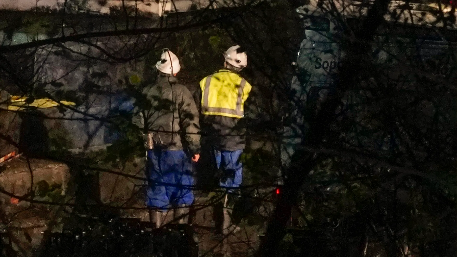 Imagen de los servicios de emergencia en la mina de Vega de Rengos Imagen de los servicios de emergencia en la mina de Vega de Rengos