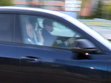 El Rey Juan Carlos I llega al aeropuerto de Madrid tras el almuerzo en El Pardo El Rey Juan Carlos I llega al aeropuerto de Madrid tras el almuerzo en El Pardo