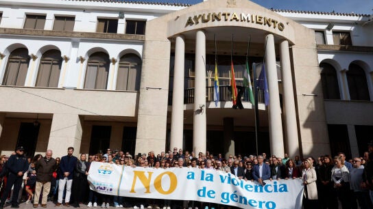 Imagen de la concentraci&oacute;n en el Ayuntamiento de Rinc&oacute;n de la Victoria, M&aacute;laga 