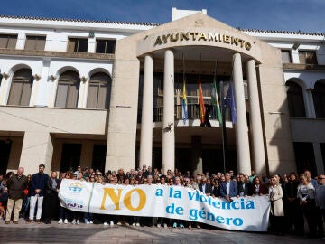 Imagen de la concentración en el Ayuntamiento de Rincón de la Victoria, Málaga 