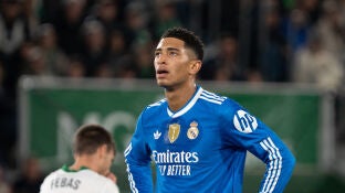 Bellingham se lamenta durante el Elche-Real Madrid