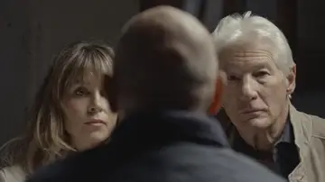 Richard y Alejandra Gere ponen voz al sinhogarismo en España: "Bancos y Gobierno tienen que trabajar juntos" Richard y Alejandra Gere ponen voz al sinhogarismo en España: "Bancos y Gobierno tienen que trabajar juntos"