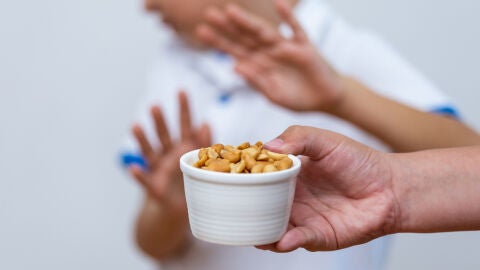 Un niño rechaza frutos secos
