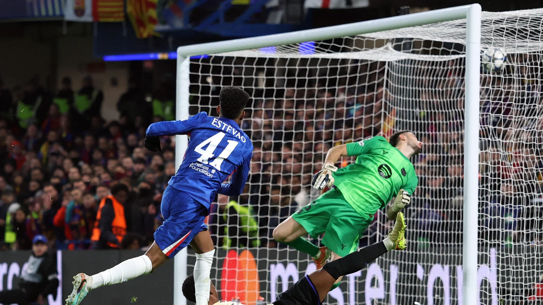 Estevao fusila a Joan García para hacer el segundo gol del Chelsea Estevao fusila a Joan García para hacer el segundo gol del Chelsea