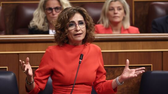 La ministra Mar&iacute;a Jes&uacute;s Montero en el Congreso