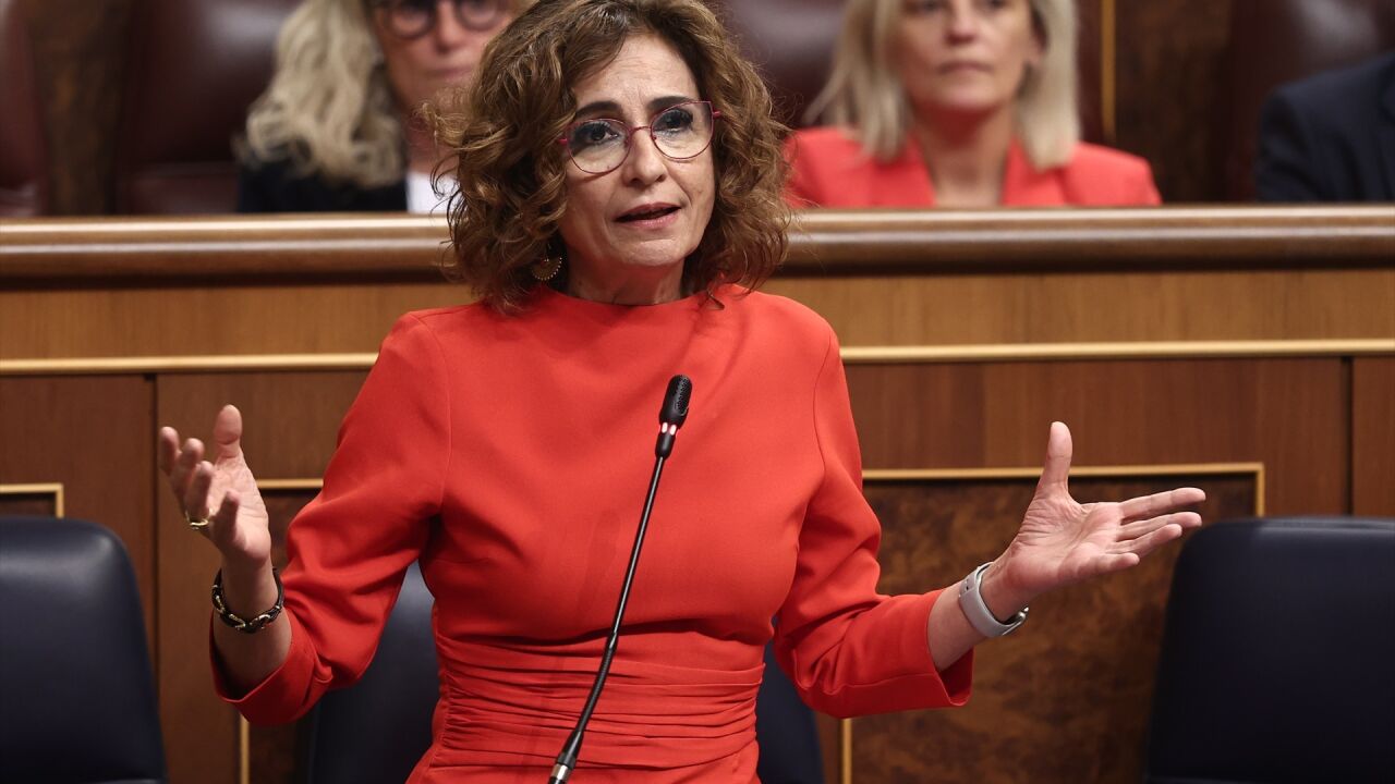 El Congreso tumba la senda de déficit del Gobierno con los votos en ...