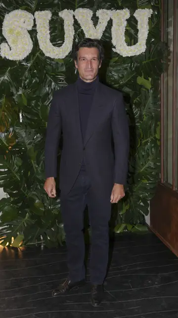 Rafael Medina posando para los medios Rafael Medina posando para los medios