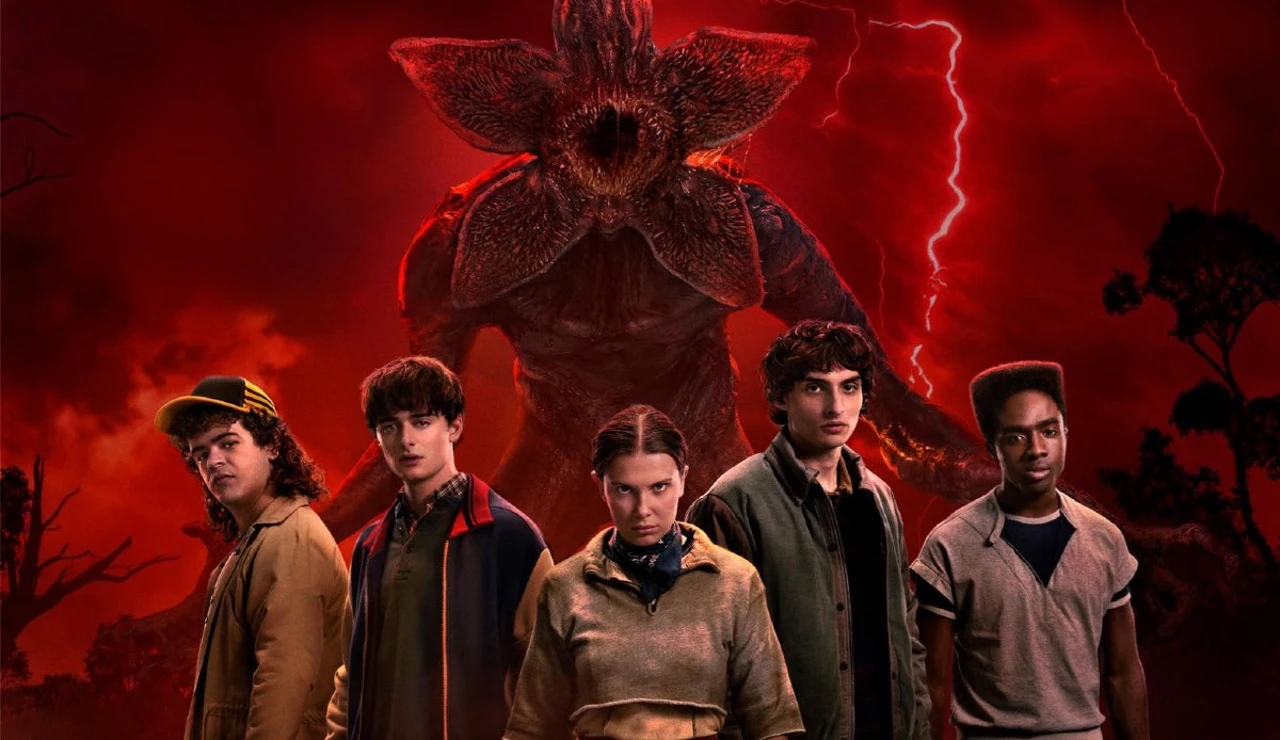 Gaten Matarazzo, Noah Schnapp, Millie Bobby Brown, Finn Wolfhard y Caleb McLaughlin en Stranger Things 5