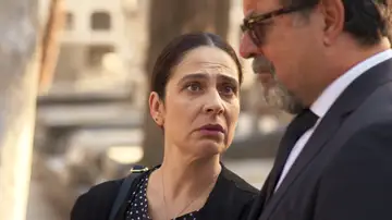 La charla más dolorosa entre Octavio y Carmen en el funeral de Emilio La charla más dolorosa entre Octavio y Carmen en el funeral de Emilio
