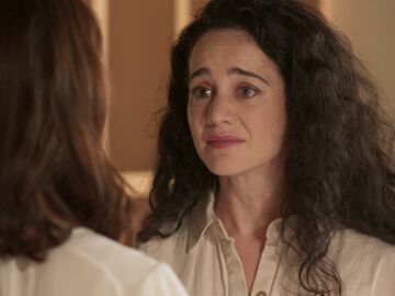 &ldquo;Mi relaci&oacute;n con &eacute;l empeor&oacute; hasta tal punto de separarnos completamente&rdquo;, le cuenta a Andr&eacute;s y es que su hijo la culp&oacute; de que su padre muriese solo. Delia le confiesa a Andr&eacute;s que no cree que vuelvan a verse porque cada vez ella est&aacute; m&aacute;s enferma y teme moriste sin volver a ver a su hijo.