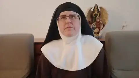 La exabadesa de Belorado, detenida por presunta venta de obras de arte: "Se la han llevado y no sabemos por qué" La exabadesa de Belorado, detenida por presunta venta de obras de arte: "Se la han llevado y no sabemos por qué"