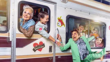 Elena Irureta, Toni Acosta y Carla Pastor en Abuela tremenda Elena Irureta, Toni Acosta y Carla Pastor en Abuela tremenda