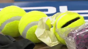 Detenidos 2 menores por lanzar pelotas de tenis con droga al interior de la cárcel de Segovia Detenidos 2 menores por lanzar pelotas de tenis con droga al interior de la cárcel de Segovia