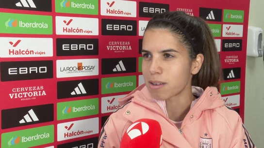 Alba Redondo atiende a Antena 3 Deportes Alba Redondo atiende a Antena 3 Deportes