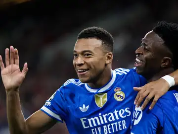 Kylian Mbappé celebra uno de sus goles a Olympiacos Kylian Mbappé celebra uno de sus goles a Olympiacos