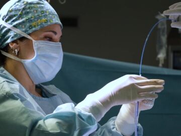 Primera operación de cerebro con láser a paciente con epilepsia