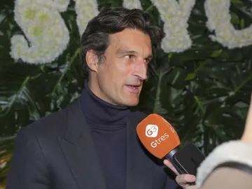 Rafael Medina atendiendo a la prensa Rafael Medina atendiendo a la prensa